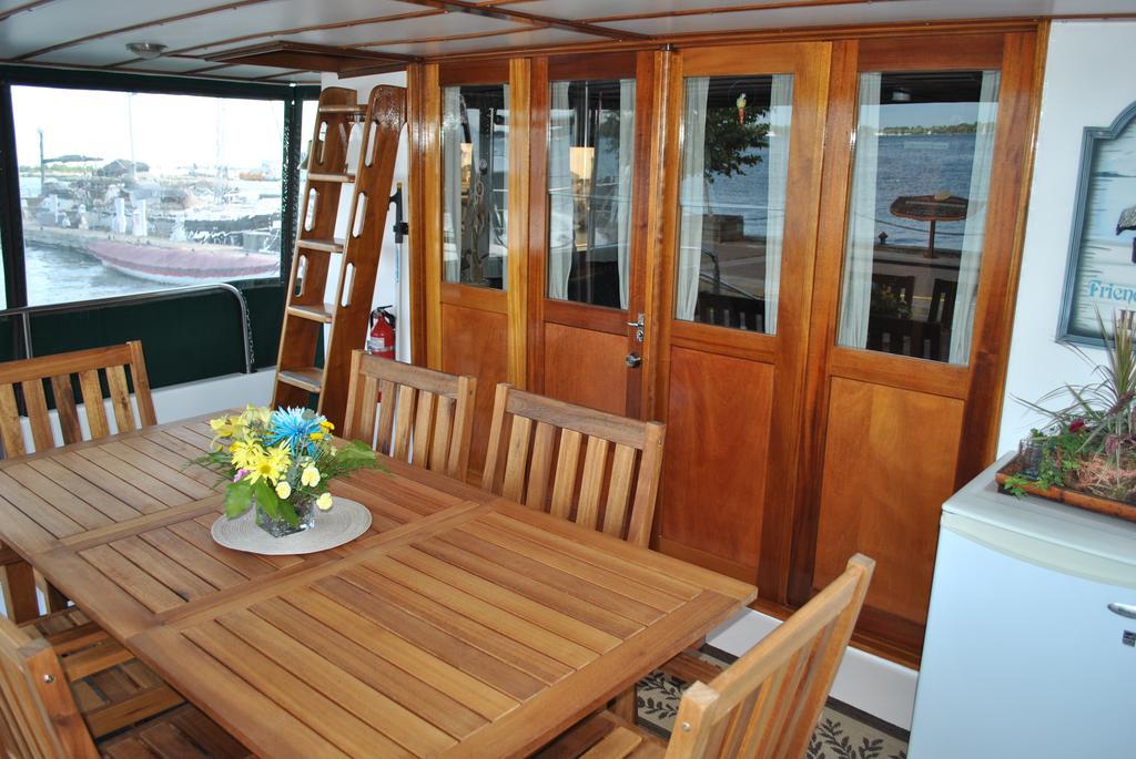 Making Waves Boatel Bed and Breakfast Τορόντο Εξωτερικό φωτογραφία