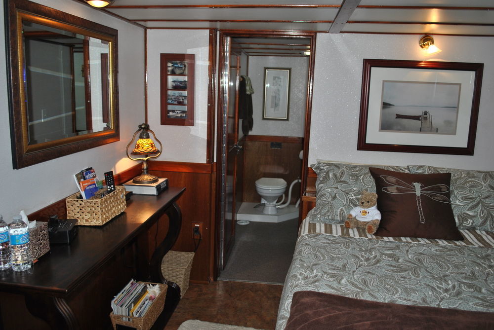 Making Waves Boatel Bed and Breakfast Τορόντο Εξωτερικό φωτογραφία