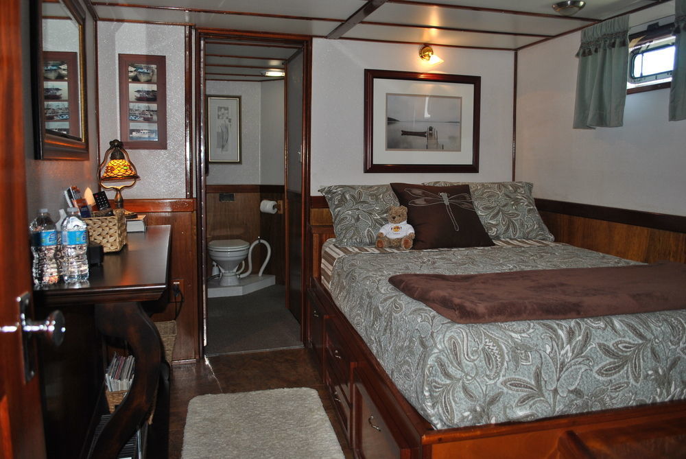 Making Waves Boatel Bed and Breakfast Τορόντο Εξωτερικό φωτογραφία