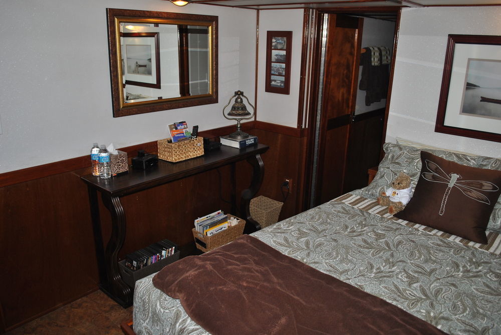 Making Waves Boatel Bed and Breakfast Τορόντο Εξωτερικό φωτογραφία