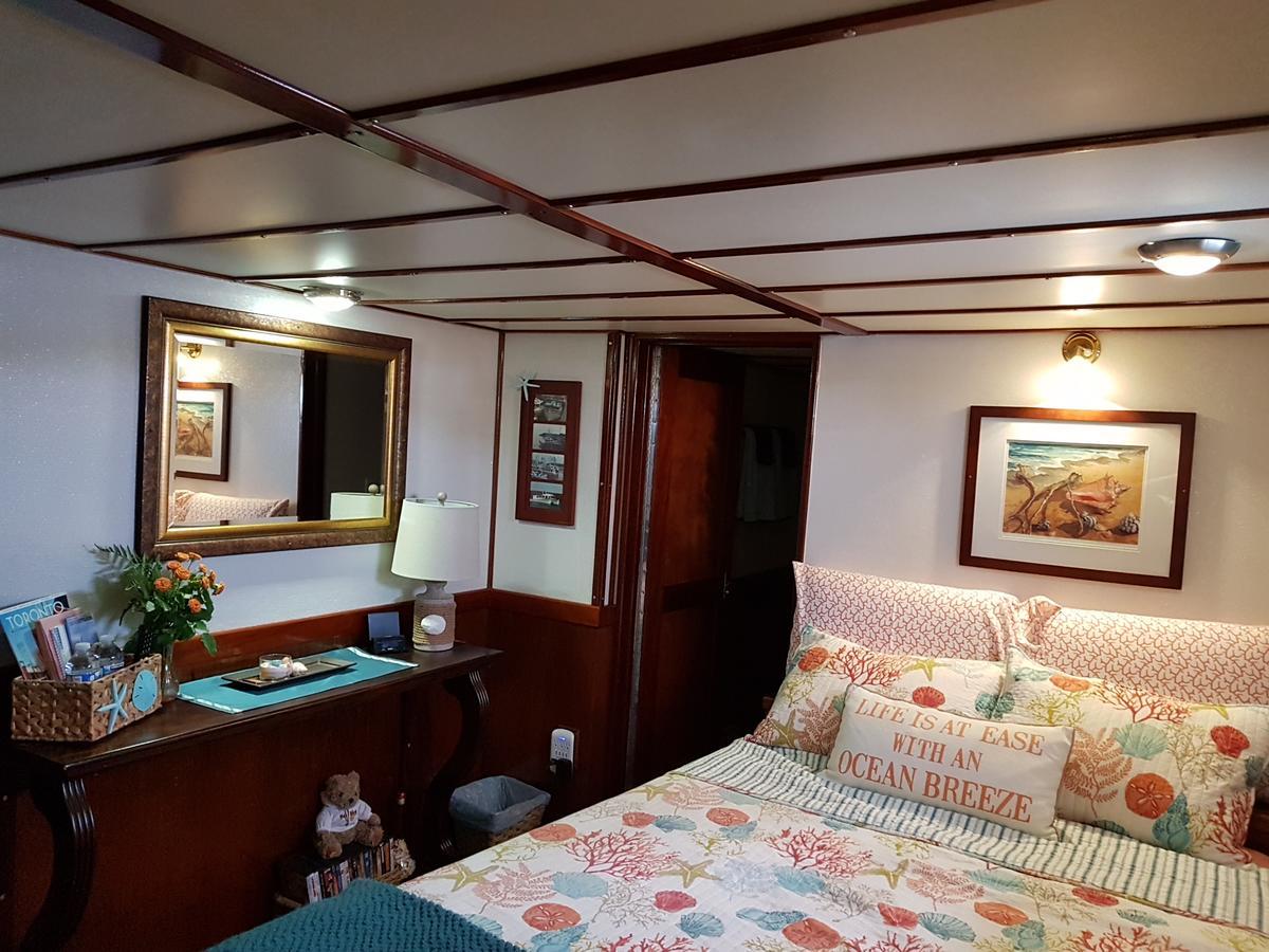 Making Waves Boatel Bed and Breakfast Τορόντο Εξωτερικό φωτογραφία