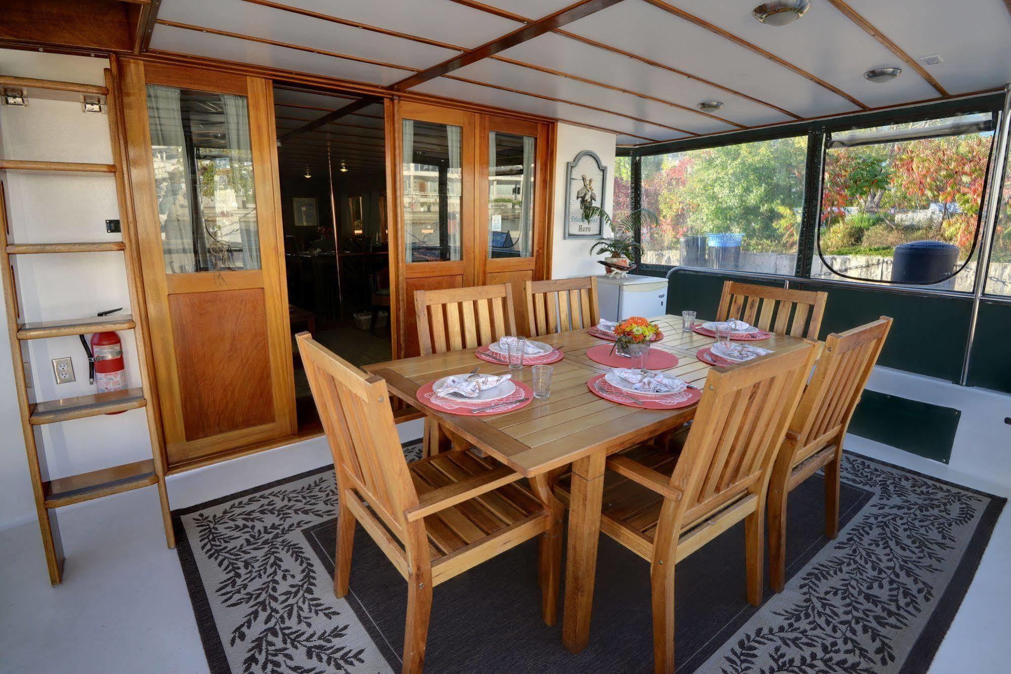 Making Waves Boatel Bed and Breakfast Τορόντο Εξωτερικό φωτογραφία