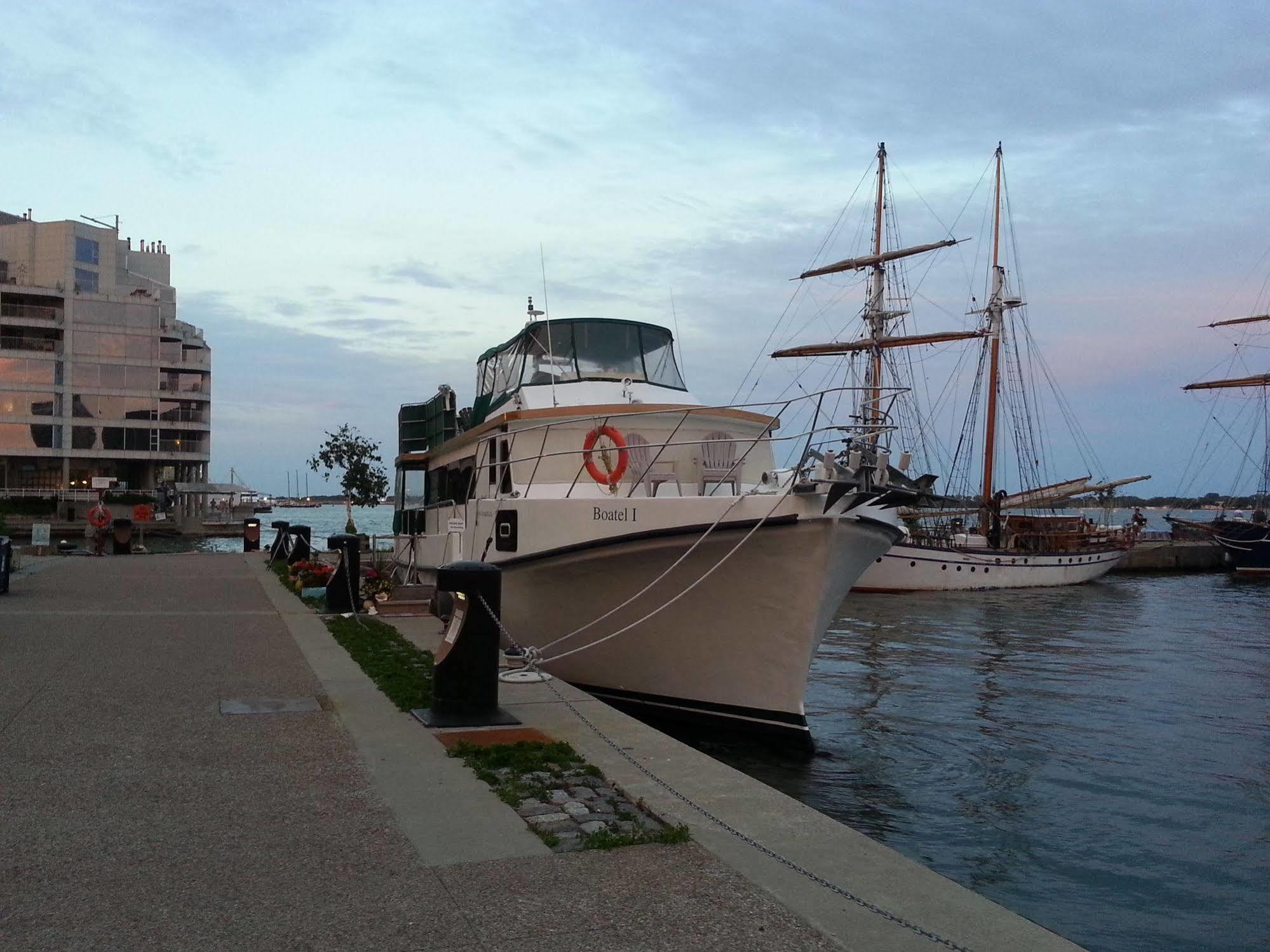 Making Waves Boatel Bed and Breakfast Τορόντο Εξωτερικό φωτογραφία