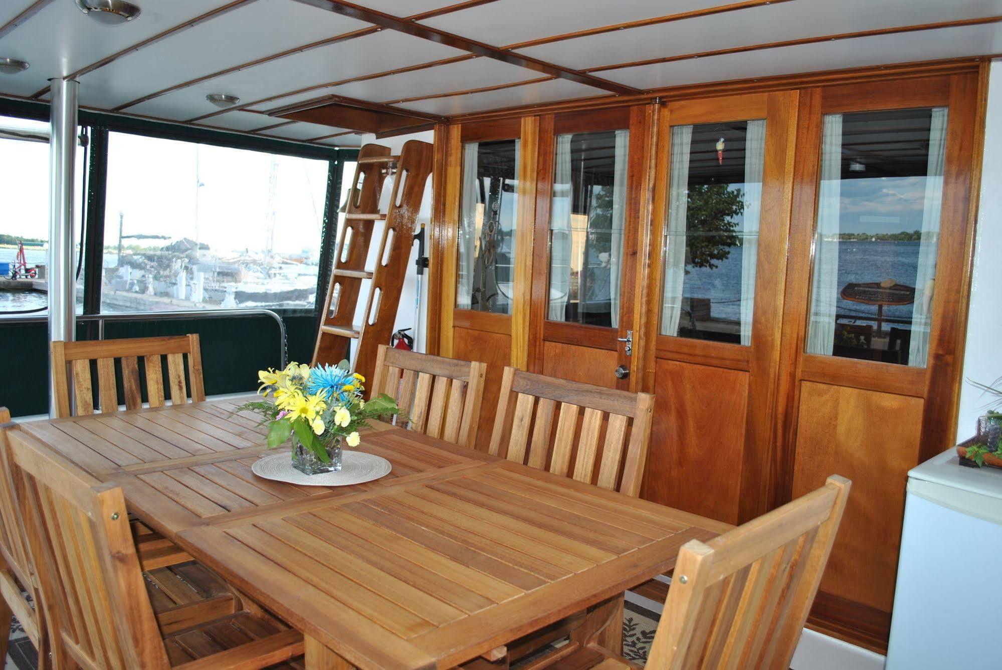 Making Waves Boatel Bed and Breakfast Τορόντο Εξωτερικό φωτογραφία